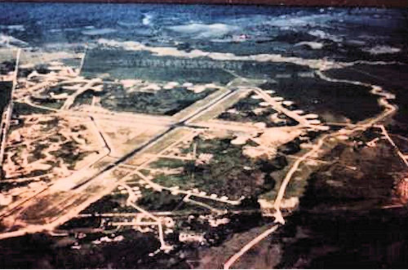 圖二　1945年的汀江機場（Dinjan Airfield），位於印度汀江（也譯作丁江）。它是二次大戰時的盟軍軍用機場，主要作用是保護駝峰航線運輸機的安全。