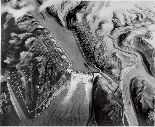 圖三 1945年薩凡奇構想之三峽大壩草圖。（來自維基百科）