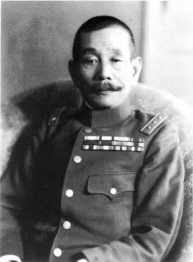 圖二  松井石根是日本陸軍大將，是南京大屠殺的策畫者之一。日本戰敗後，他遭逮捕，最後被判絞刑死亡。（來自維基百科）